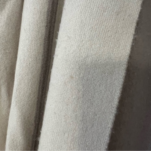 Tahari Double Knit Cashmere Knit Sweater Size Small - Picture 4 of 8